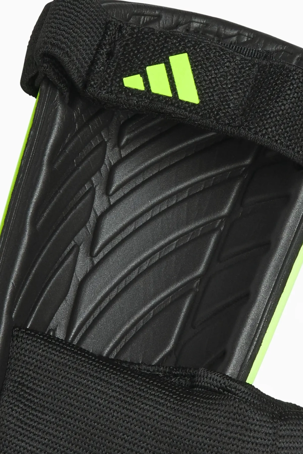 Футбольные щитки adidas Tiro Match Junior - зеленый