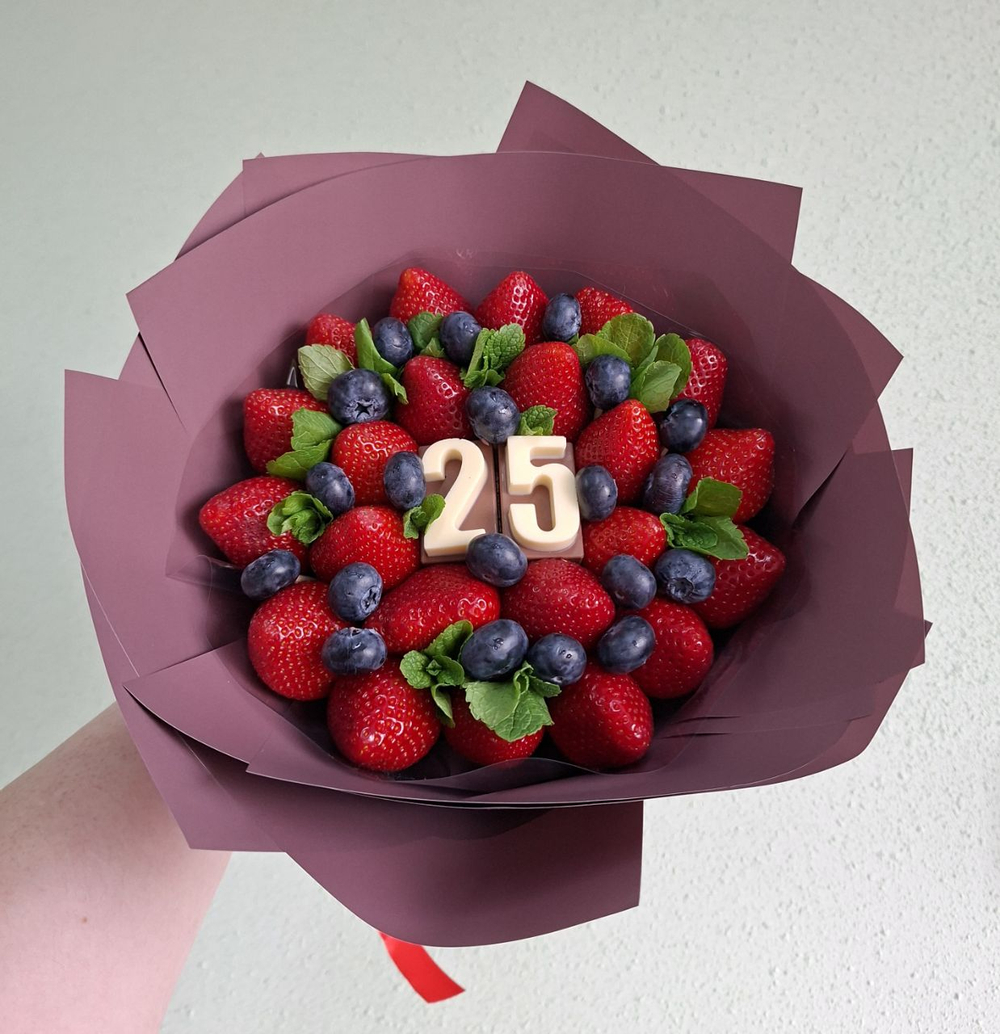 Ягодный букет " Дата"