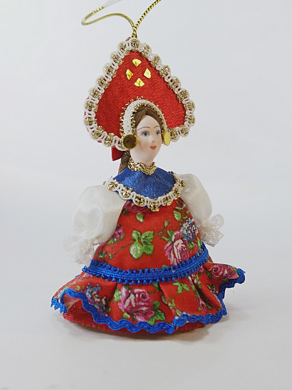 Кукла-подвеска в сарафане с воланами
