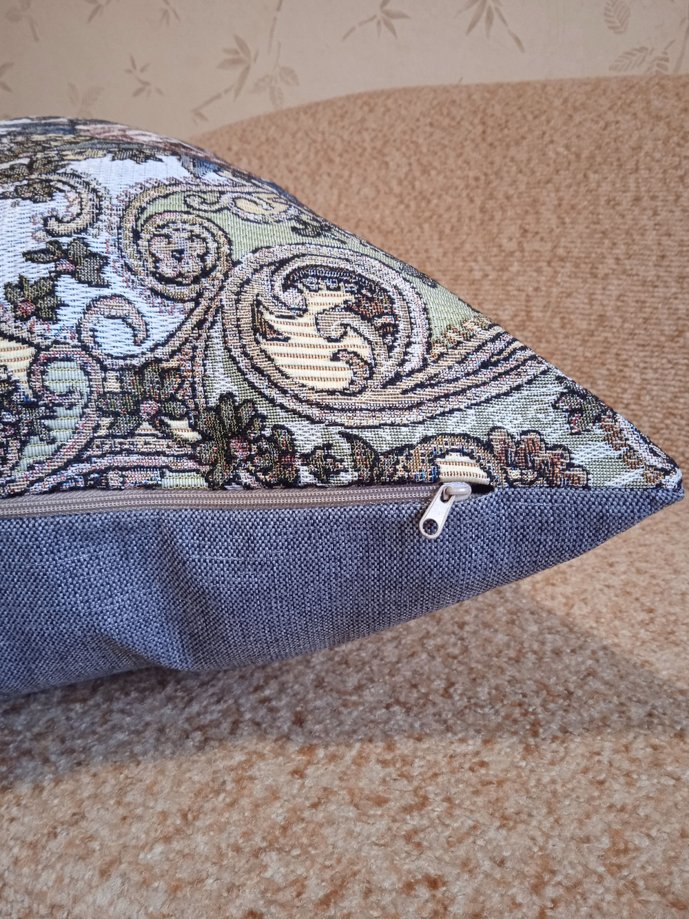 Декоративная гобеленовая наволочка для интерьерной подушки Восточная 68х47