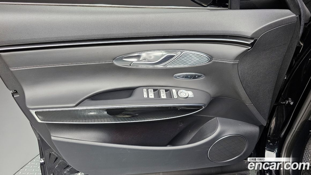 Genesis GV70 2.5T Бензин 2WD (07.2022)