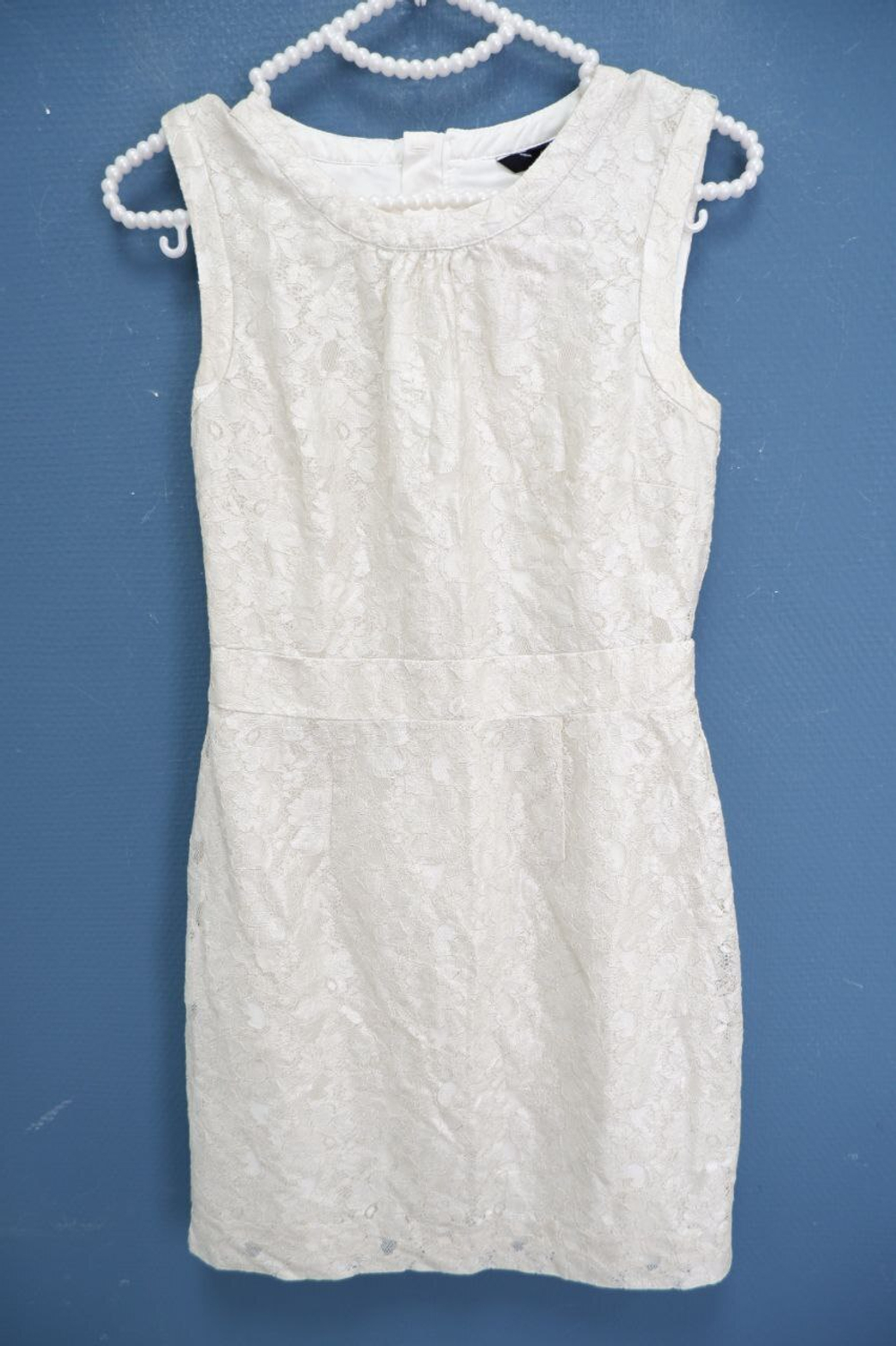 Платье H&M с кружевом 40 размер