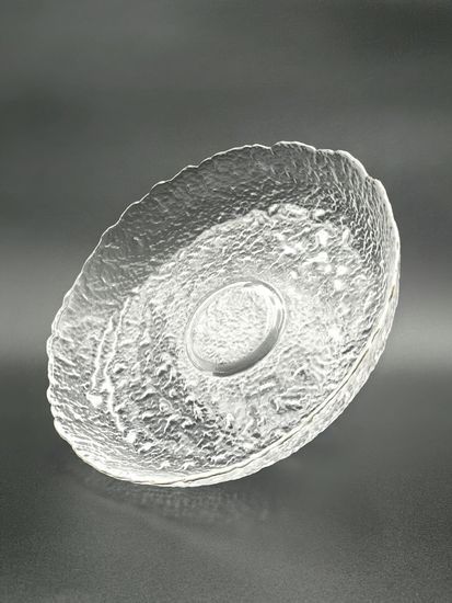 Блюдо из стекла 26,5 см. на ножке с золотой отводкой