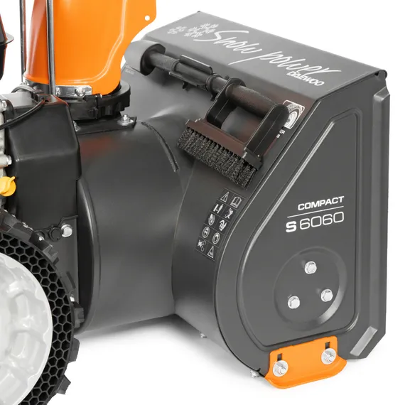 Бензиновый снегоуборщик "DAEWOO" S 6060