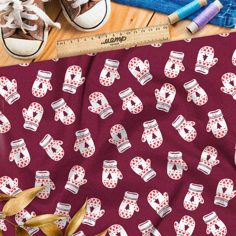 Ткань блэкаут белые варежки на бордовом фоне