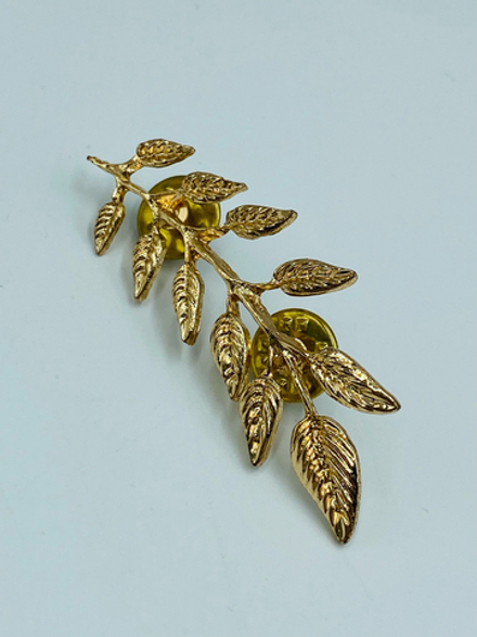 Брошь пин веточка