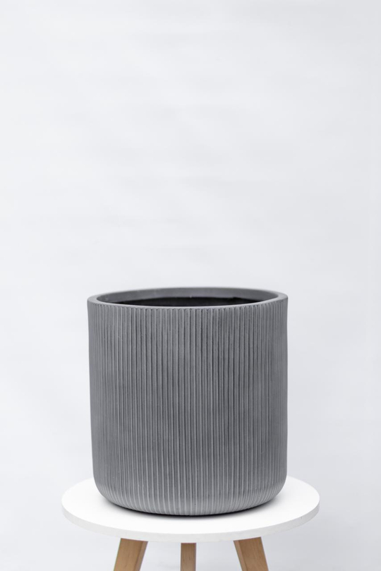 Кашпо рифленое серое для крупномеров  д37см