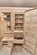 Дакота Тумба с зеркалом