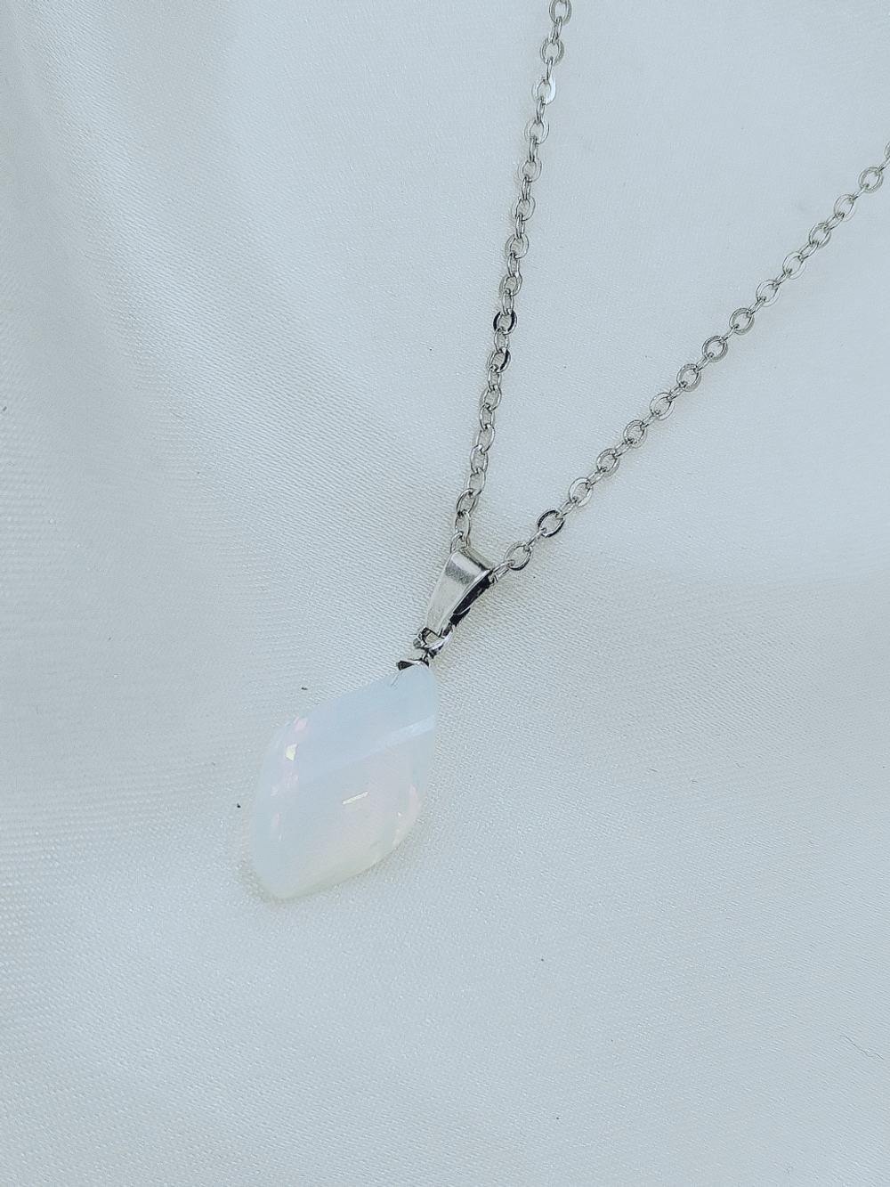 "Маджента" подвеска из коллекции "Азбука цвета"