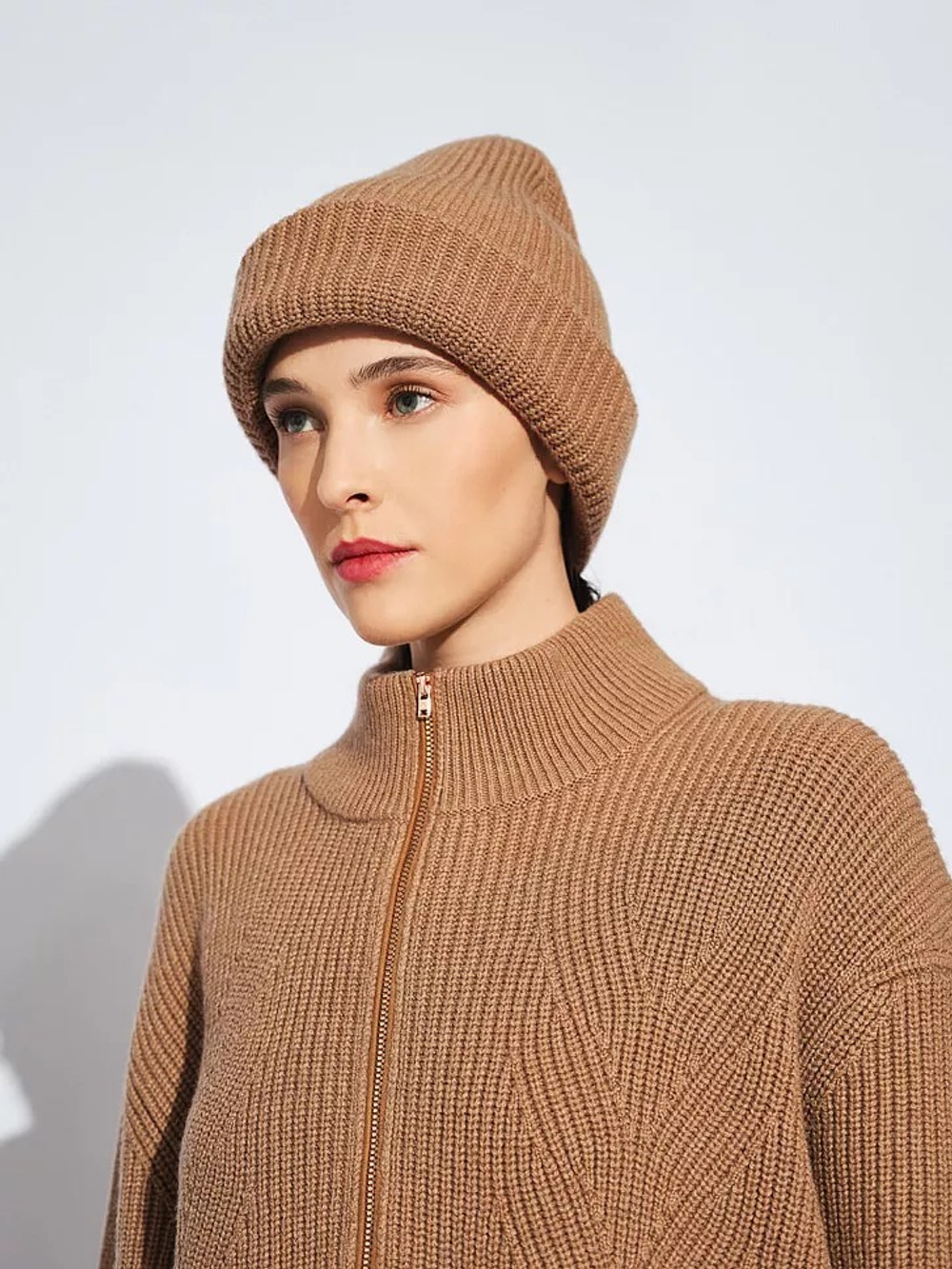 Шапка женская FREE AGE