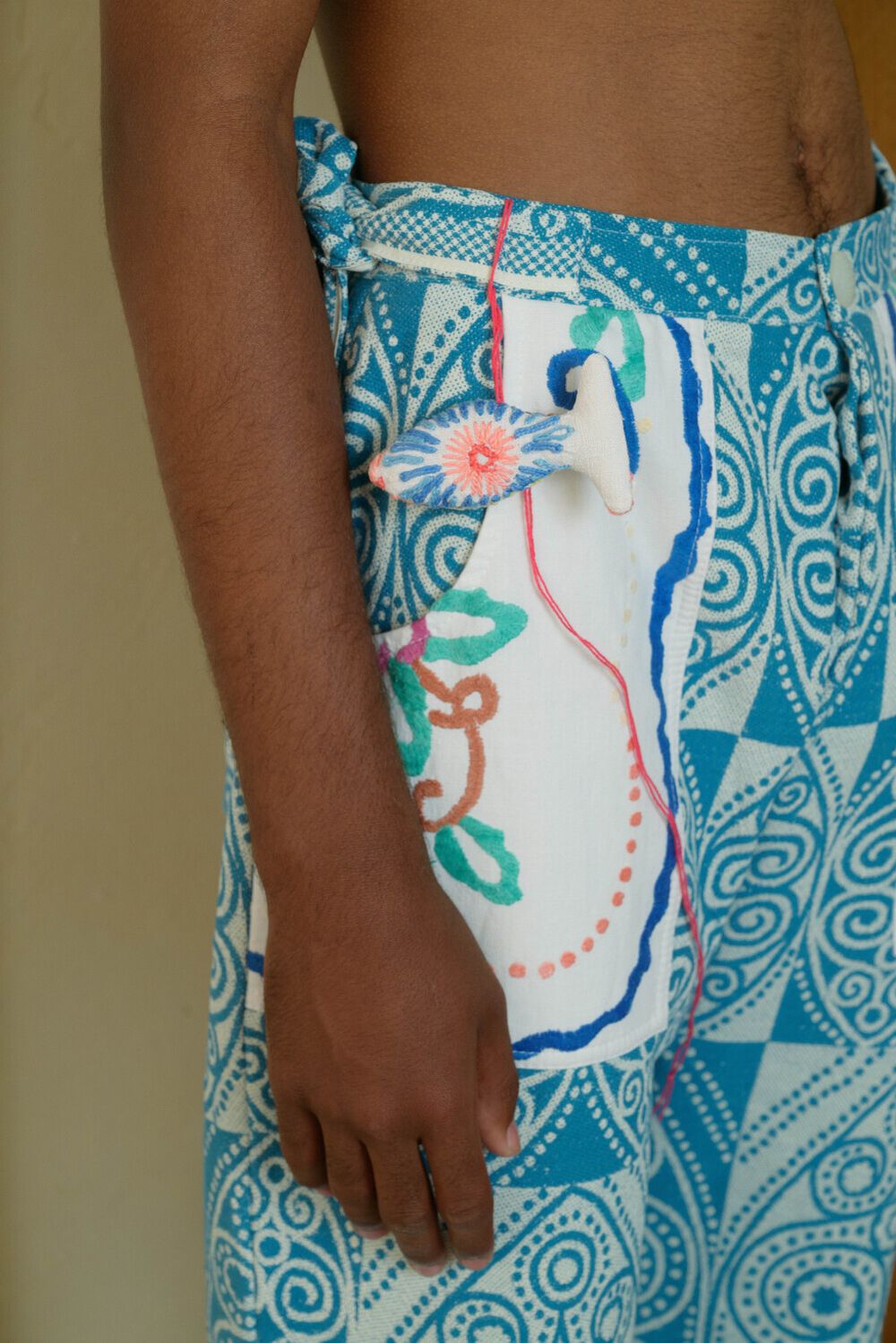 Брюки Soeurs с Расшитыми Карманами / Hand-Embroidered Pockets голубые