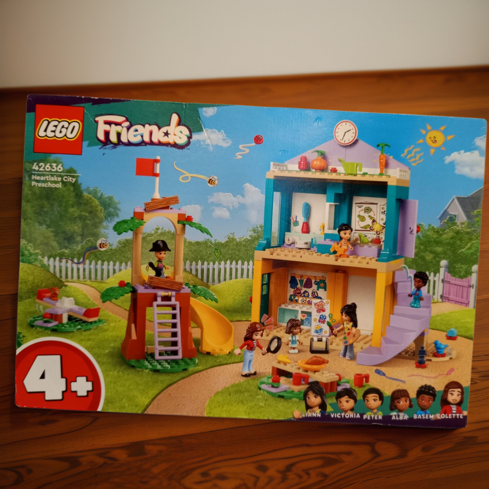 LEGO Friends 42636 «Дошкольное учреждение Хартлейк-Сити» — обучение и игры