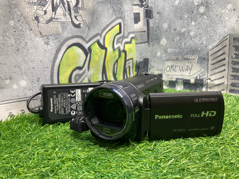 Panasonic HC-X810