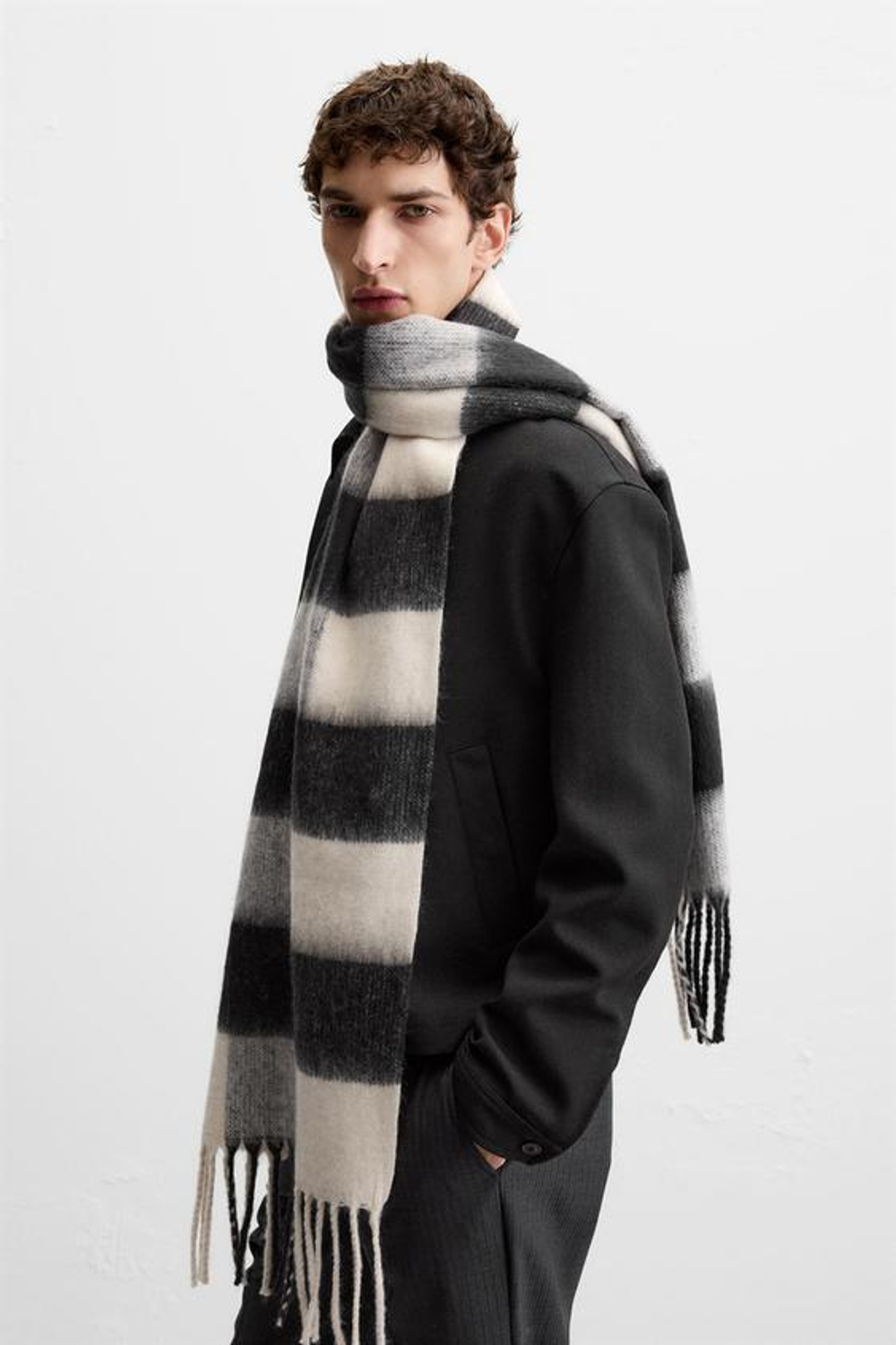 ZARA ШАРФ ИЗ РЕЛЬЕФНОЙ ТКАНИ В КЛЕТКУ, ЧЕРНЫЙ/БЕЛЫЙ