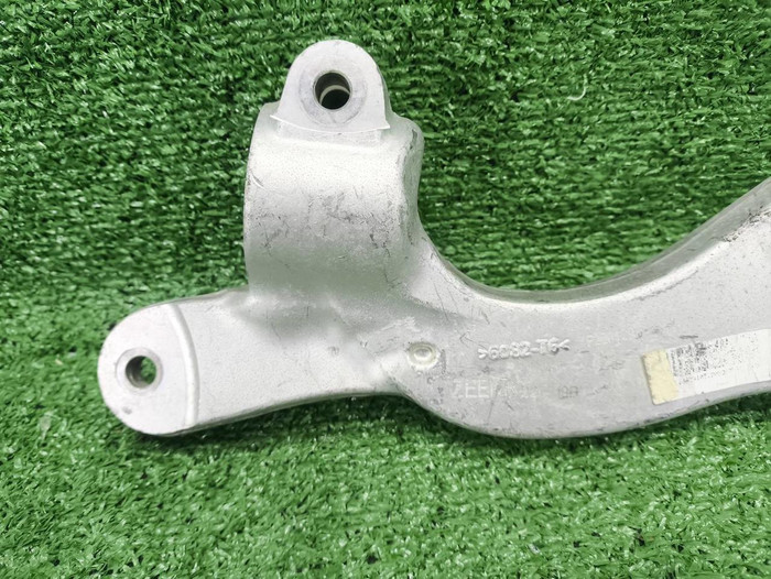 Кронштейн амортизатора передний Zeekr 001 (21-нв)