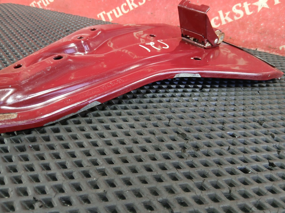 Кронштейн крыла левый