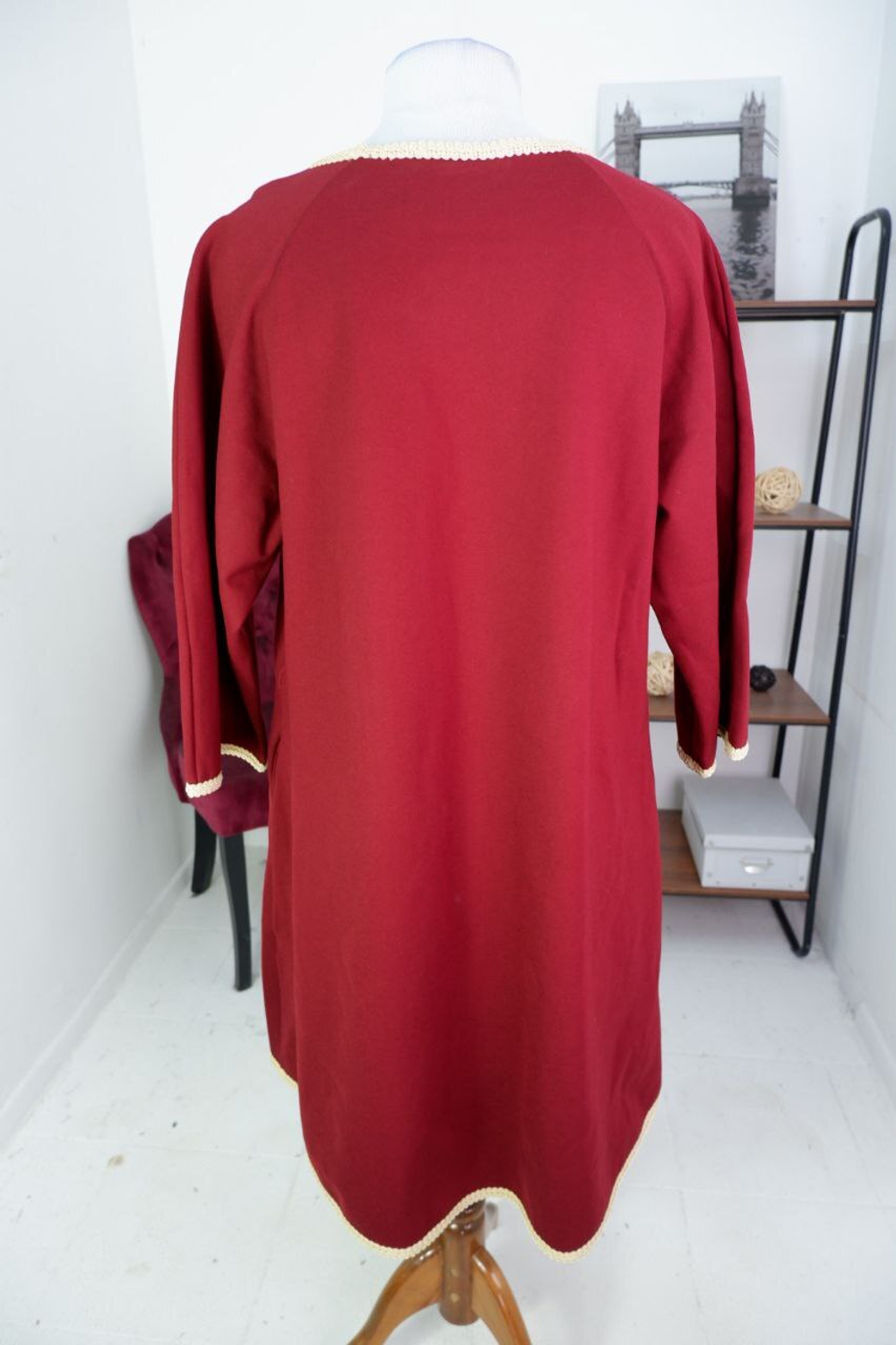 Платье LUCKY MOVE эффектное, из плотной ткани с тесьмой 54 размер, с биркой