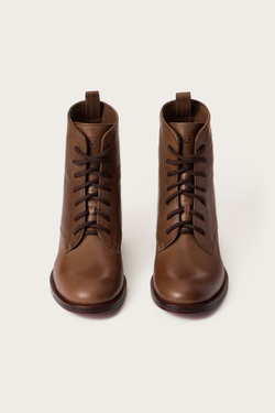 БОТИНКИ ИЗ КОРИЧНЕВОЙ ТЕЛЯЧЬЕЙ КОЖИ СО СКРЫТОЙ ТАНКЕТКОЙ