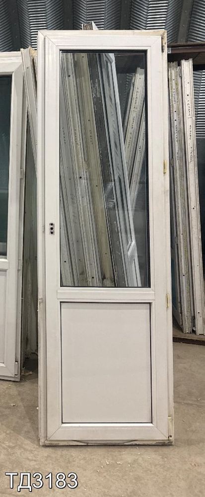 Дверь балконная пластиковая Б/У 2170(в) x 690(ш)