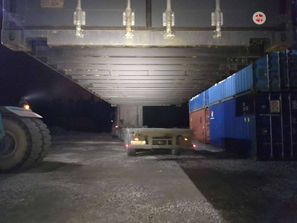 Контейнер 20 футов № XHCU2781844