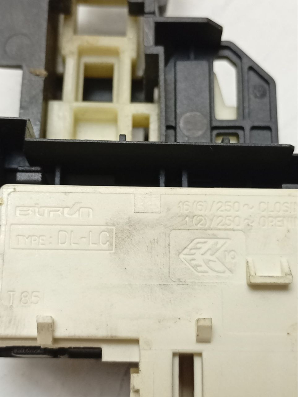 ZWQ5105 кт13 Устройство блокировки люка для стиральных машин Electrolux AEG Zanussi 1297479055 б/у