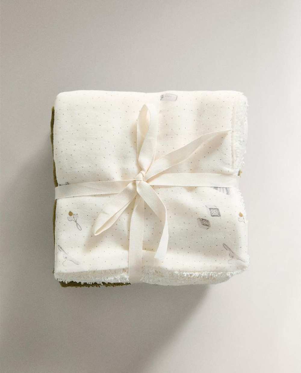 ZARA HOME ДЕТСКИЕ МУСЛИНОВЫЕ ПОЛОТЕНЦА (3 ШТ.), ЭКРЮ