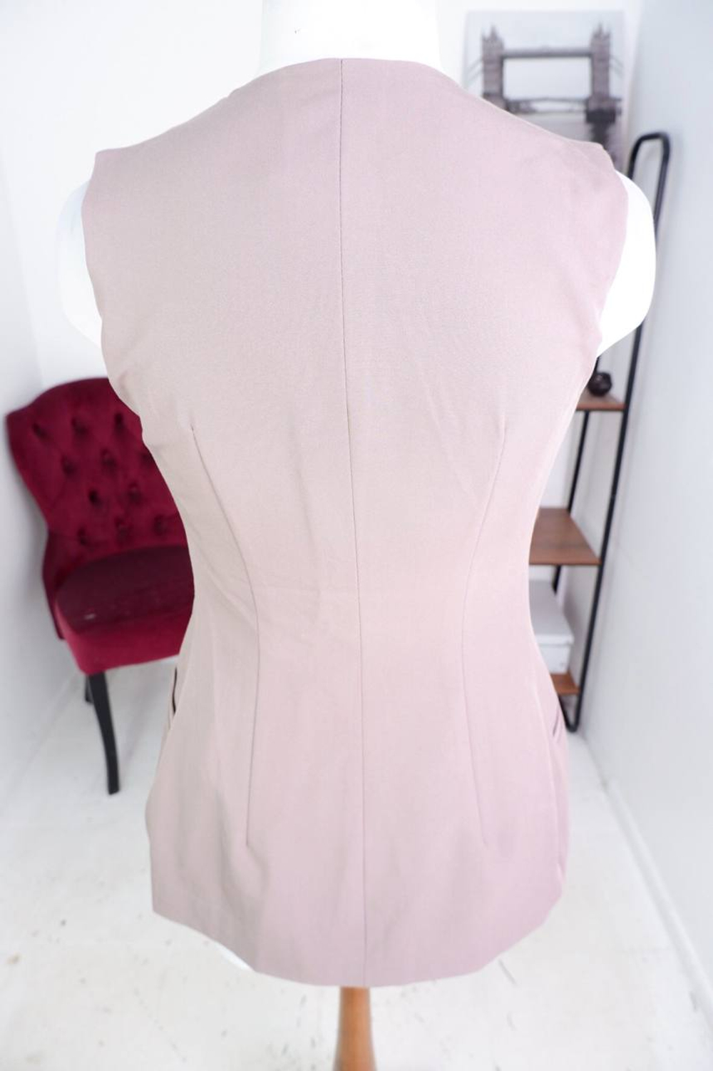 Жилетка Aleksandra Kazakova классическая, маркировка XS, визуально на 42 размер, новая