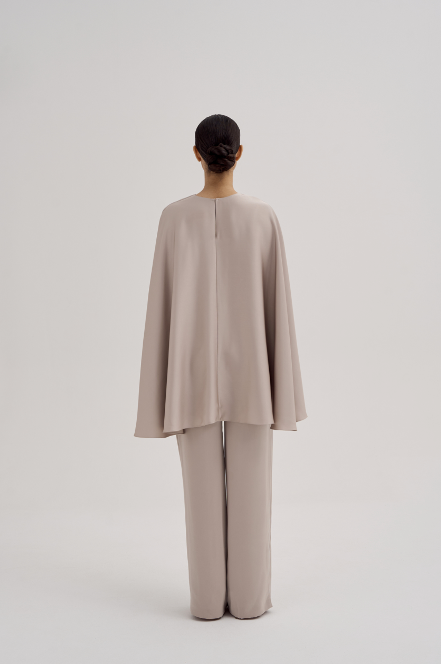 Кейп SATIN (Сатин) жемчужный