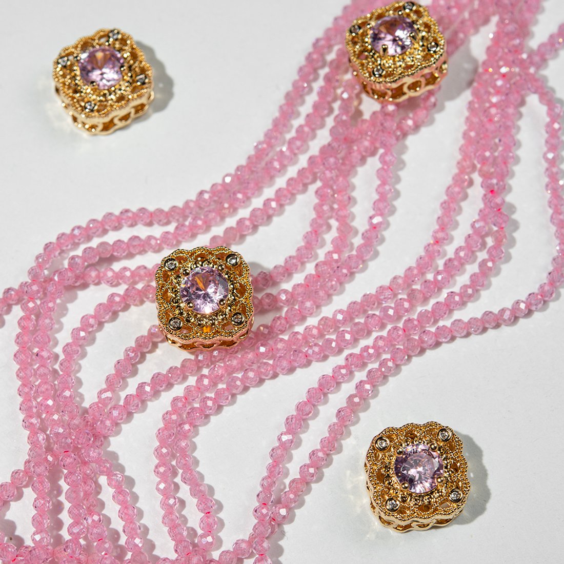 Подвеска "Majesty", розовое ювелирное стекло, фианиты, 12мм, позолота