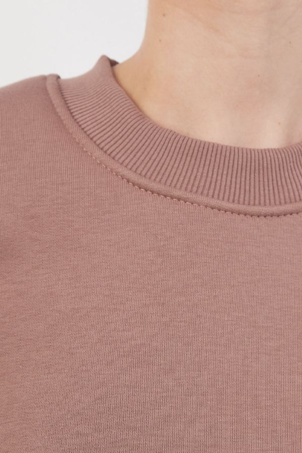 Утепленный свитшот цвета молочный шоколад