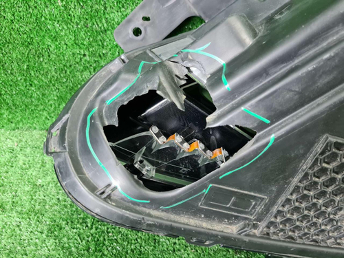 Битая Фара правая Geely Coolray (19-23) галоген