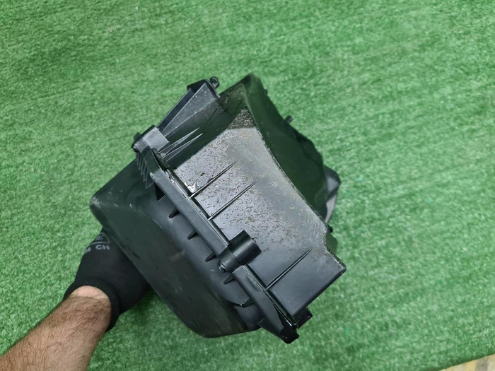 Корпус воздушного фильтра BMW 7er G12 (2015-2022)