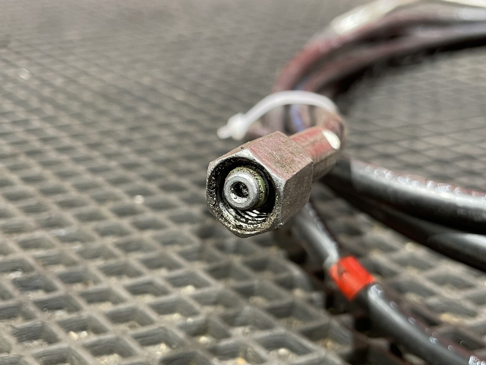 Шланг подъема кабины 2023г.