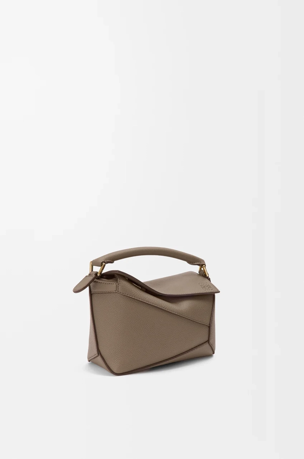 Loewe Мини-сумка Puzzle Edge из мягкой зернистой телячьей кожи, серо-коричневый