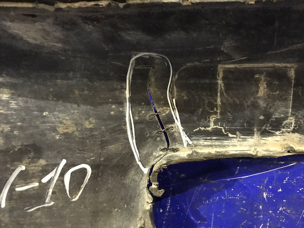 Бампер передний MITSUBISHI LIBERO 1999