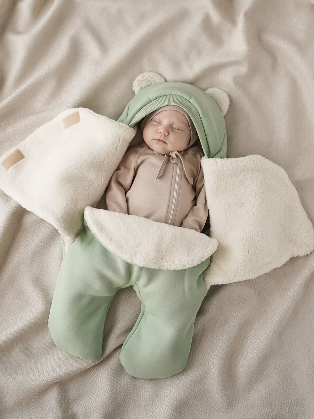 Конверт-звездочка "Шалфей" с прорезями для ремней безопасности 0+