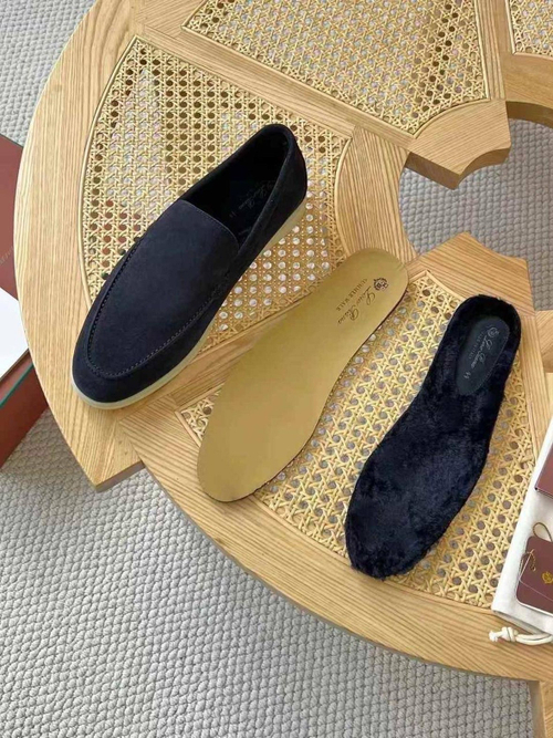 Лоферы Loro Piana Summer Walk с мехом