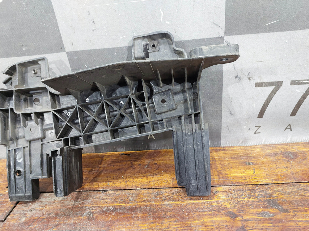 Кронштейн решетки радиатора правый Haval Jolion 24-нв Б/У Оригинал 5509103XST13A