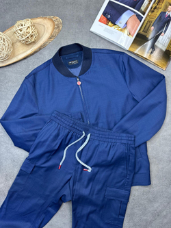 Мужской прогулочный костюм Kiton