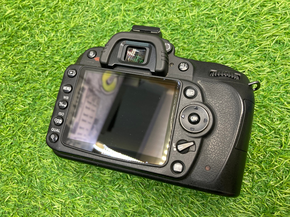 Nikon D90 15.600 кадров