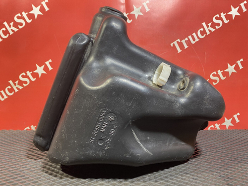 Бачок омывателя лобового стекла 2019г.