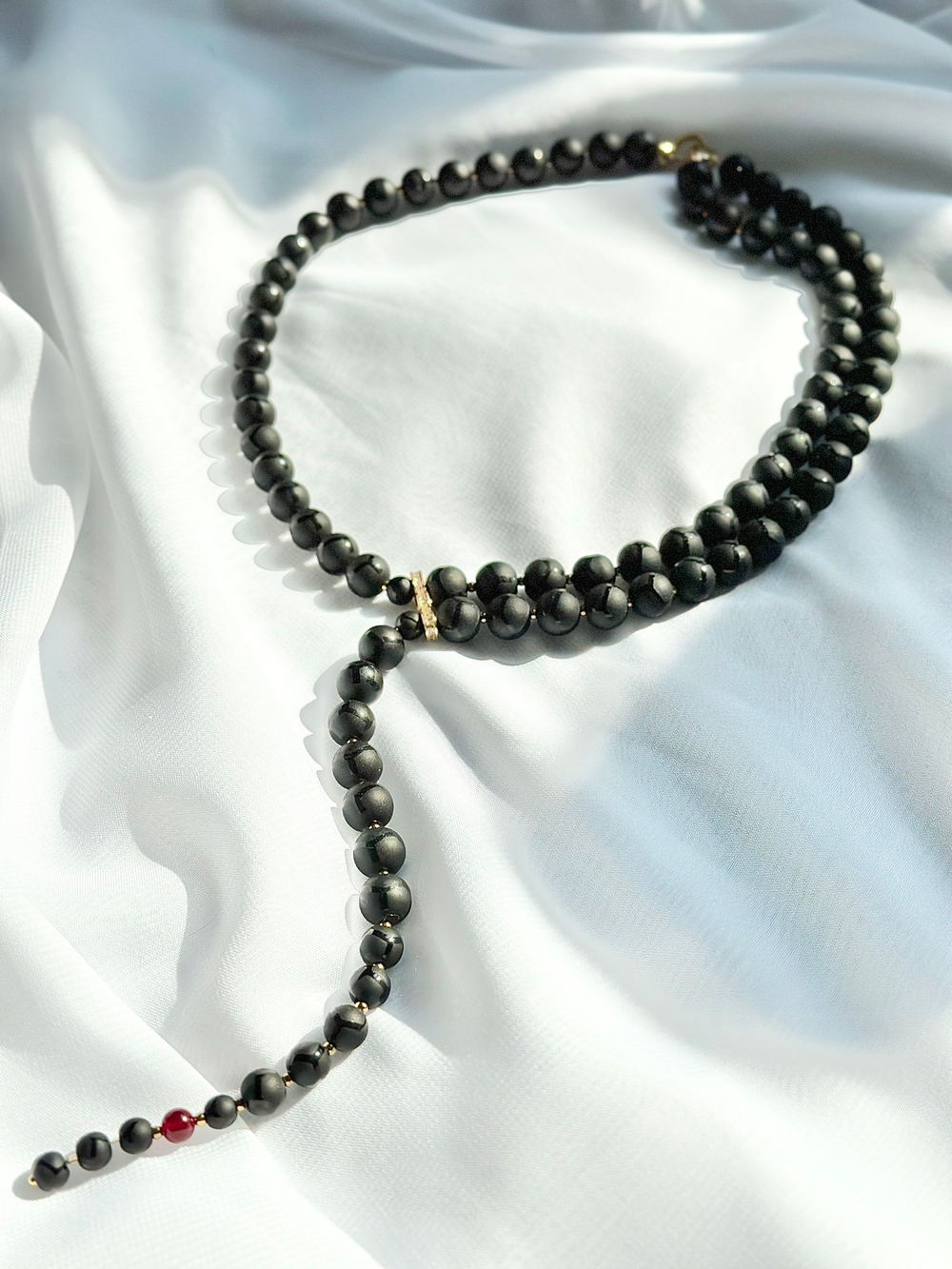 Колье-галстук из шунгита и рубеллита