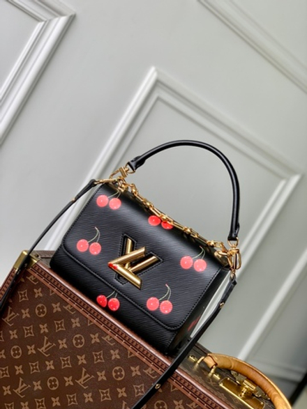 Louis Vuitton Twist MM