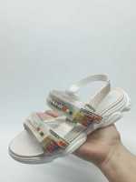Босоножки «Mismatched shoes» (несовпадающая обувь)