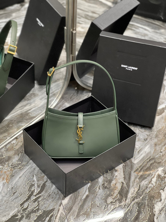 Saint Laurent Le 5 à 7 Hobo Bag