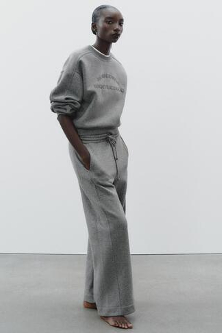 ZARA БРЮКИ С БЛЕСТЯЩЕЙ ДЕТАЛЬЮ И НАДПИСЬЮ, СЕРЫЙ