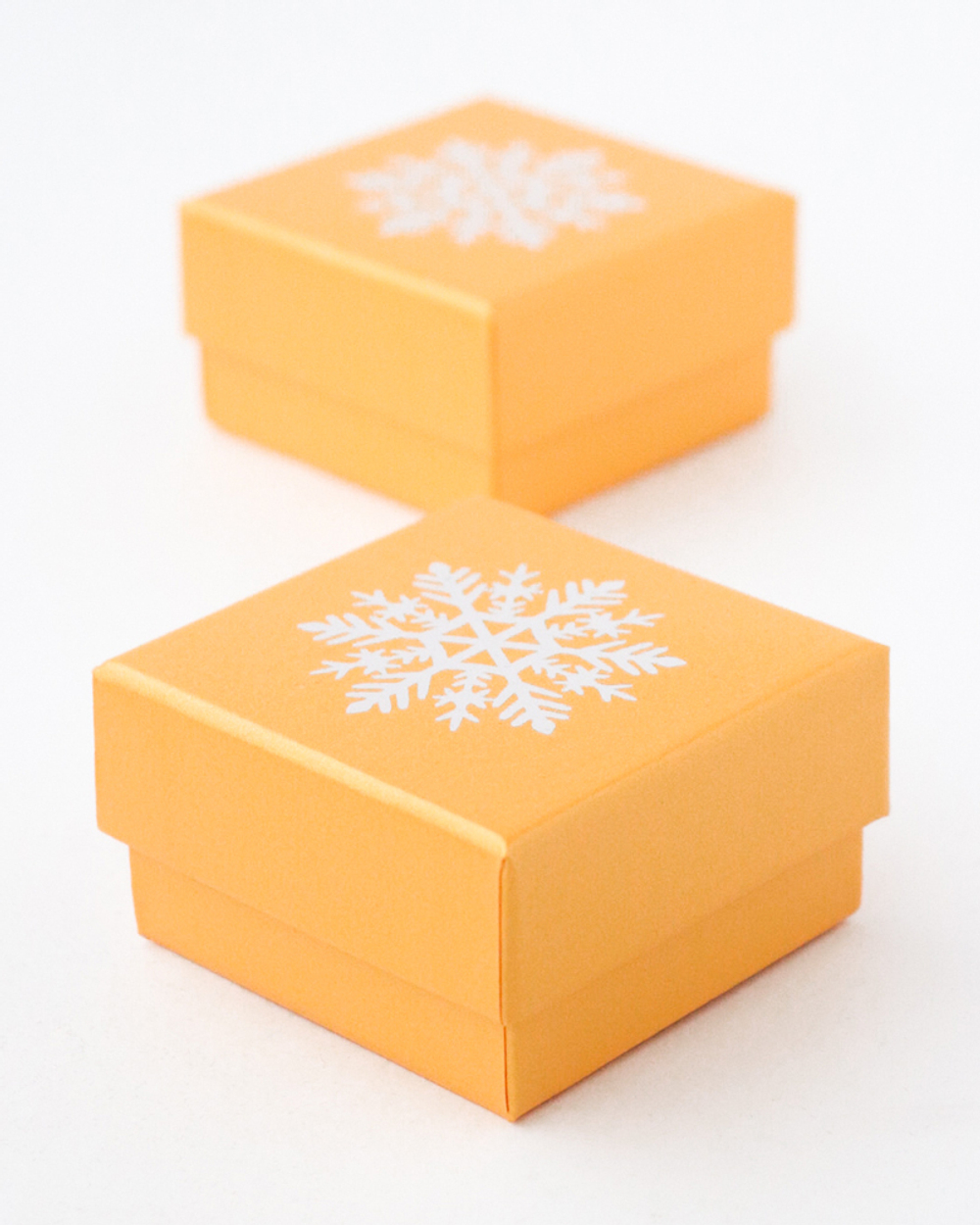 Картонная коробочка «Снежинка» для кольца и подвески