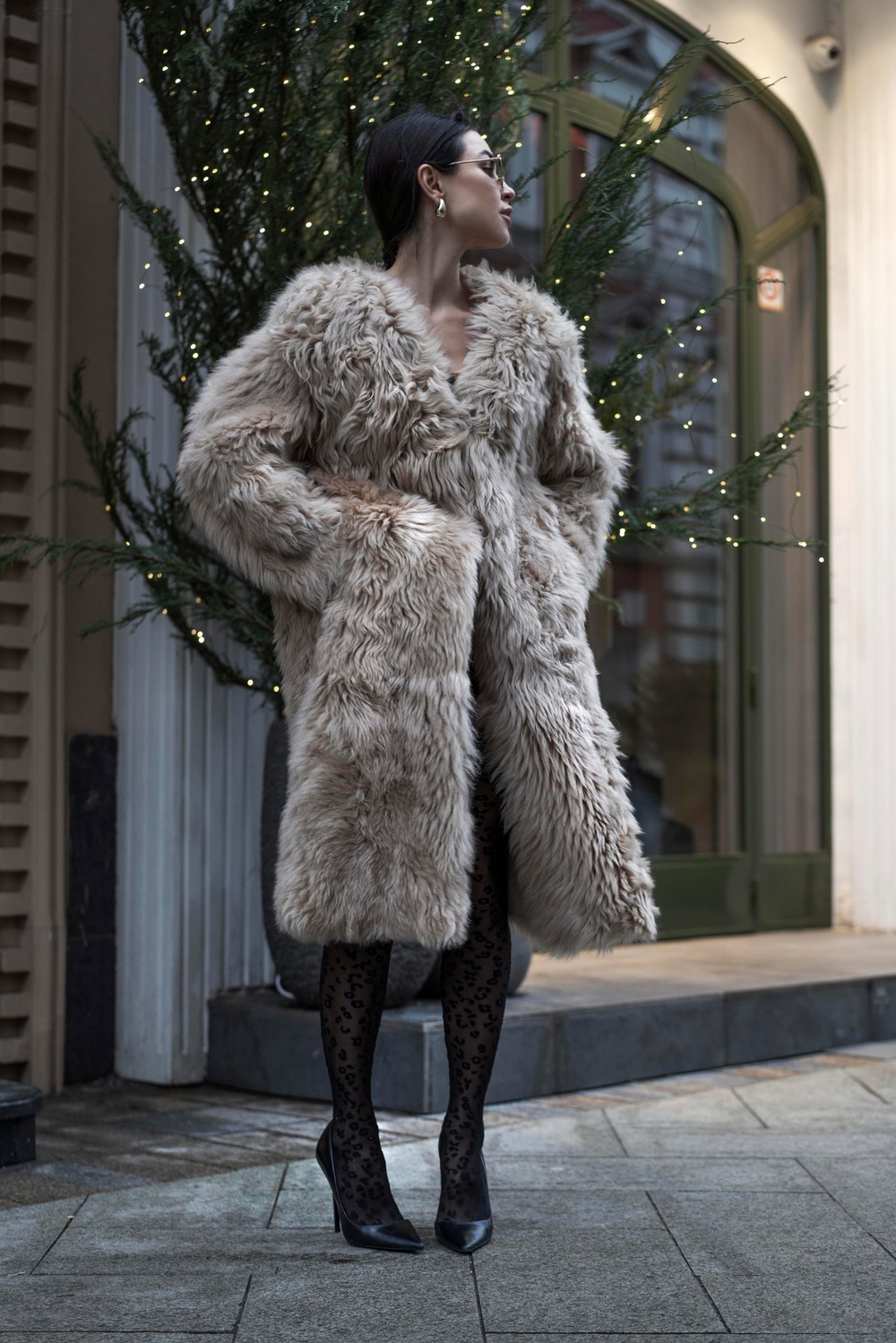 Дубленка двусторонняя Тиградо бежевая удлиненная