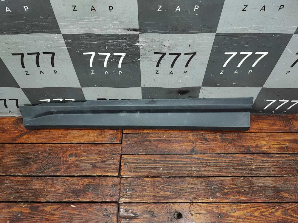 накладка двери передней левой Geely Coolray 19-нв Б/У Оригинал 5075035900