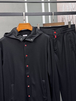 Кашемировый костюм Kiton